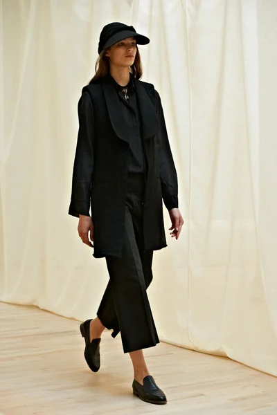 Look 25